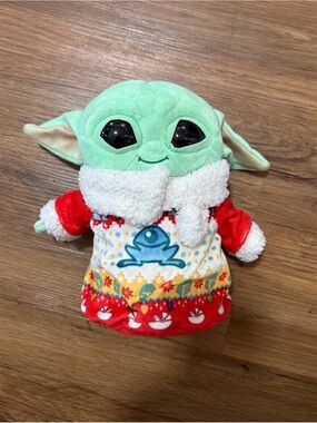 Star Wars‎ Grogu Baby Yoda Holiday Christmas Plush Stuffed Toy Disney Lucasfilm